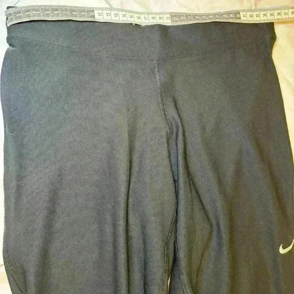 Nike - Tight Fit Athletic Leggings Women's Capri Pants - Picture 10 of 12